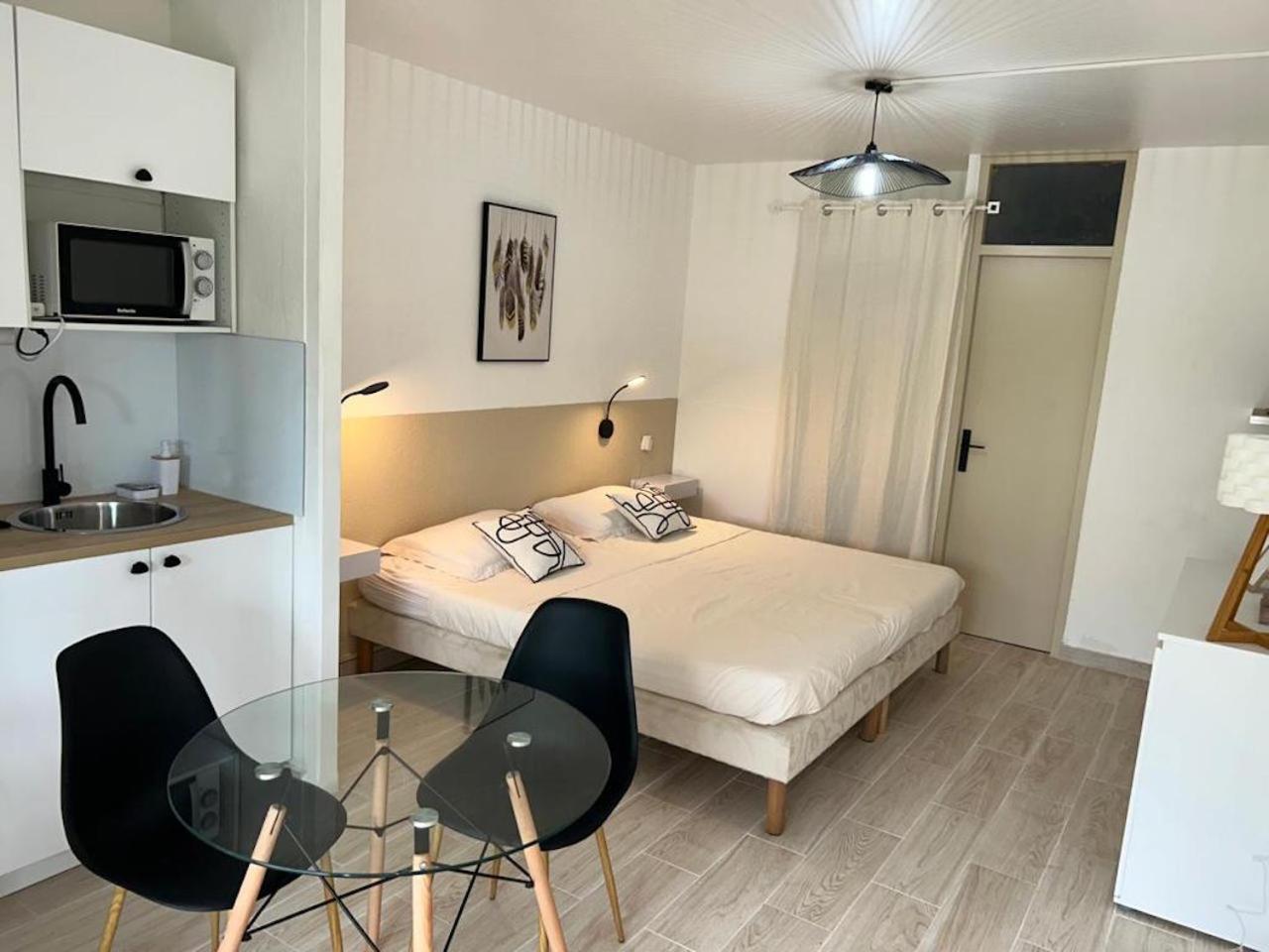 Appartement Superbe Avec Piscine, Au Coeur De La Marina! Village Soleil ! Proche Aeroport & Ferry