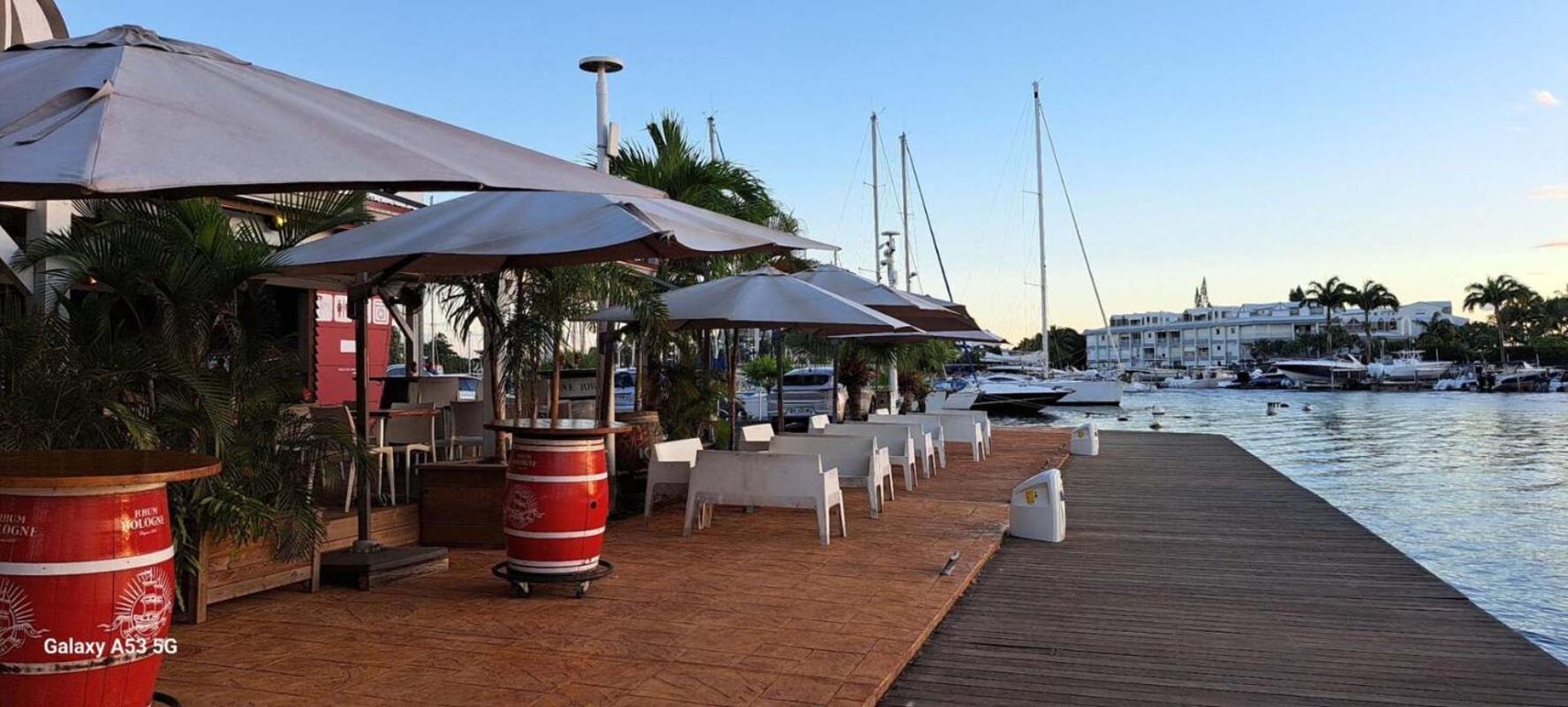 Appartement Superbe Avec Piscine, Au Coeur De La Marina! Village Soleil ! Proche Aeroport & Ferry Le Gosier (Grande-Terre)